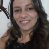 foto perfil de Ana Lúcia, tirada em casa